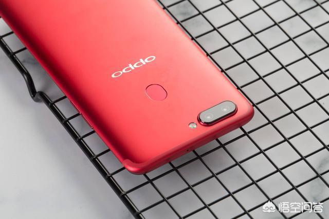 OPPO出了红色版的手机，华为出了蓝色版本的手机，谁更胜一筹？-第3张图片-太平洋在线下载