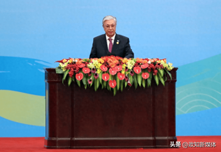 总统来华出席重要活动后，专程到新疆与马兴瑞再次会面